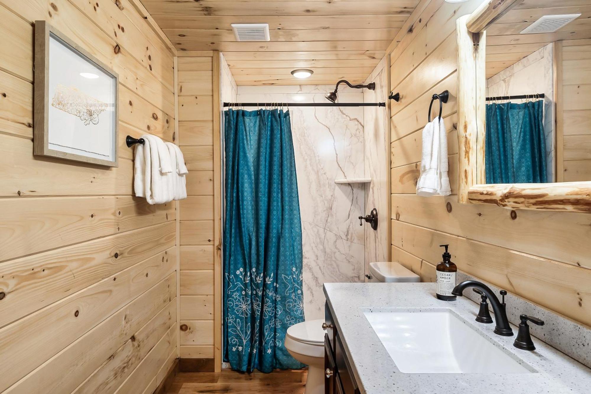 Smokiesboutiquecabins Would Love To Host You At Dolly'S Cute Cabin! 4 Suites With Private Bathrooms - Hot Tub, Fire Pit, Game Room, Resort Pool Open Memorial Day Through Labor Day! 개틀린버그 외부 사진